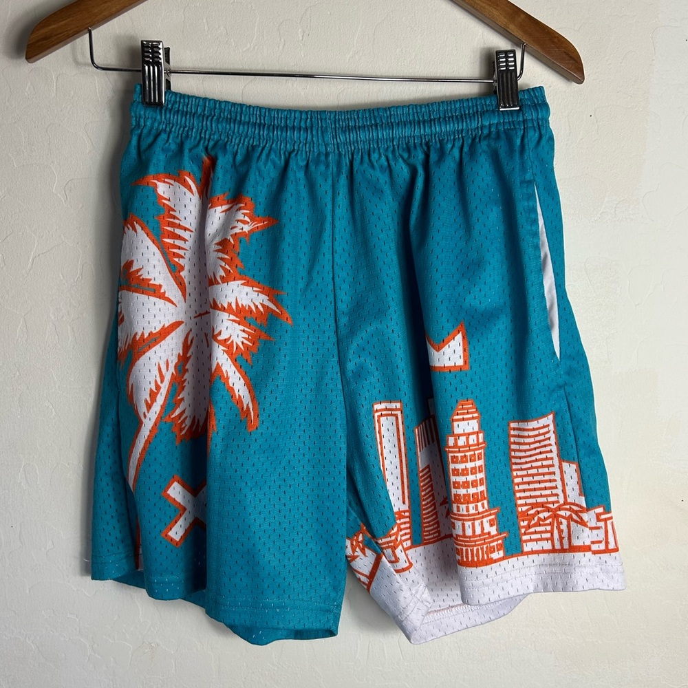 Miami Skyline shorts blue size Large